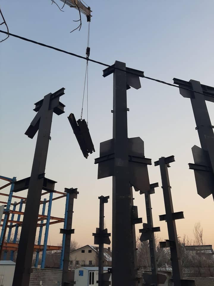 پیمانکاری سازه و اسکلت فلزی به مدیریت آقای سیروس احمدی در لواسان